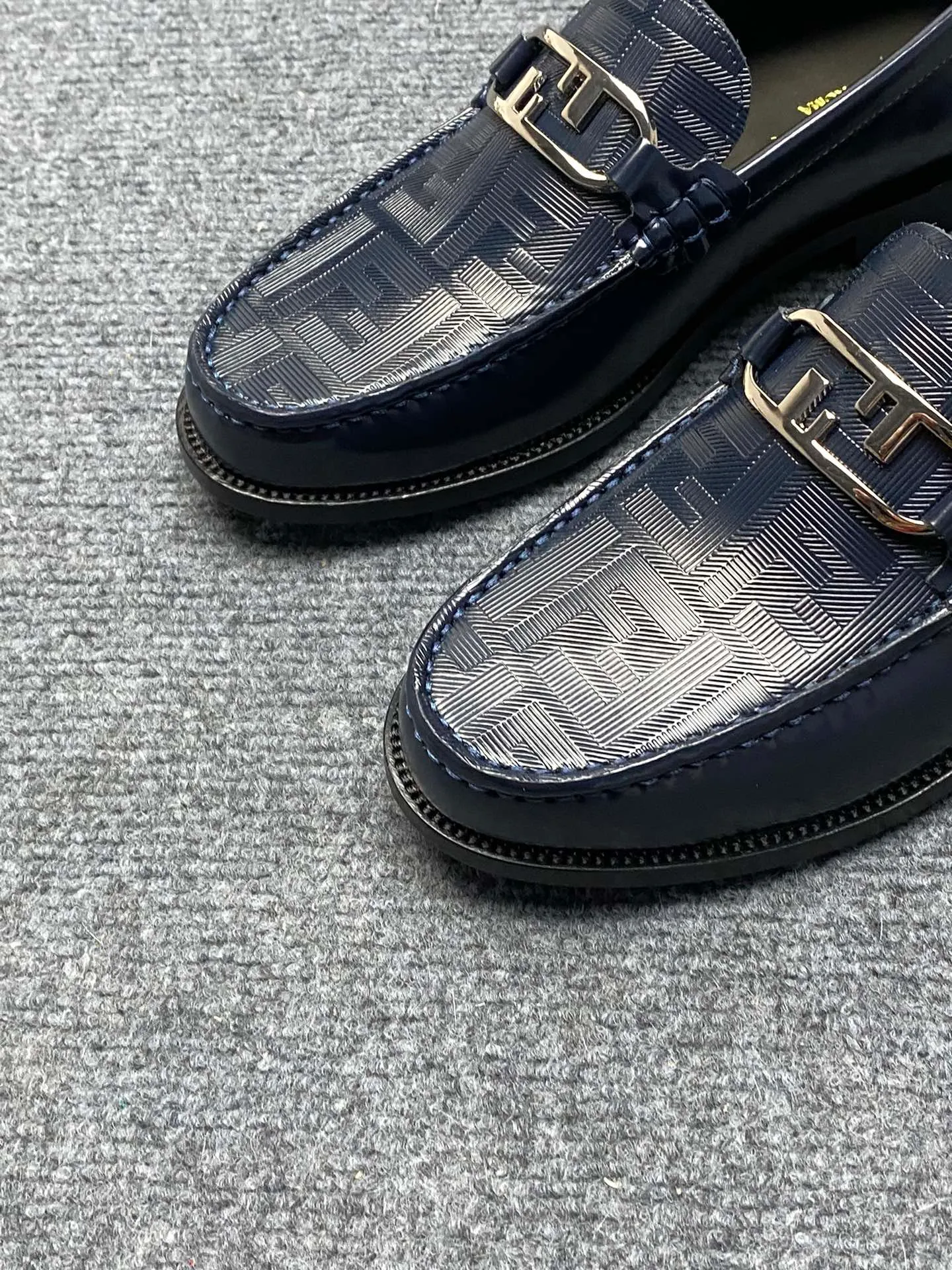 Men's Men's Shoes Men's Men's Shoes 💰900FENDI Fendi Men's Breathable and Comfortable Leather Shoes. Original development. The leather outsole is made of leather. Counters copy one to one. Imported counter cowhide. Imported water dyes cattle. 38 to 44. (45.46. can be ordered. 47.